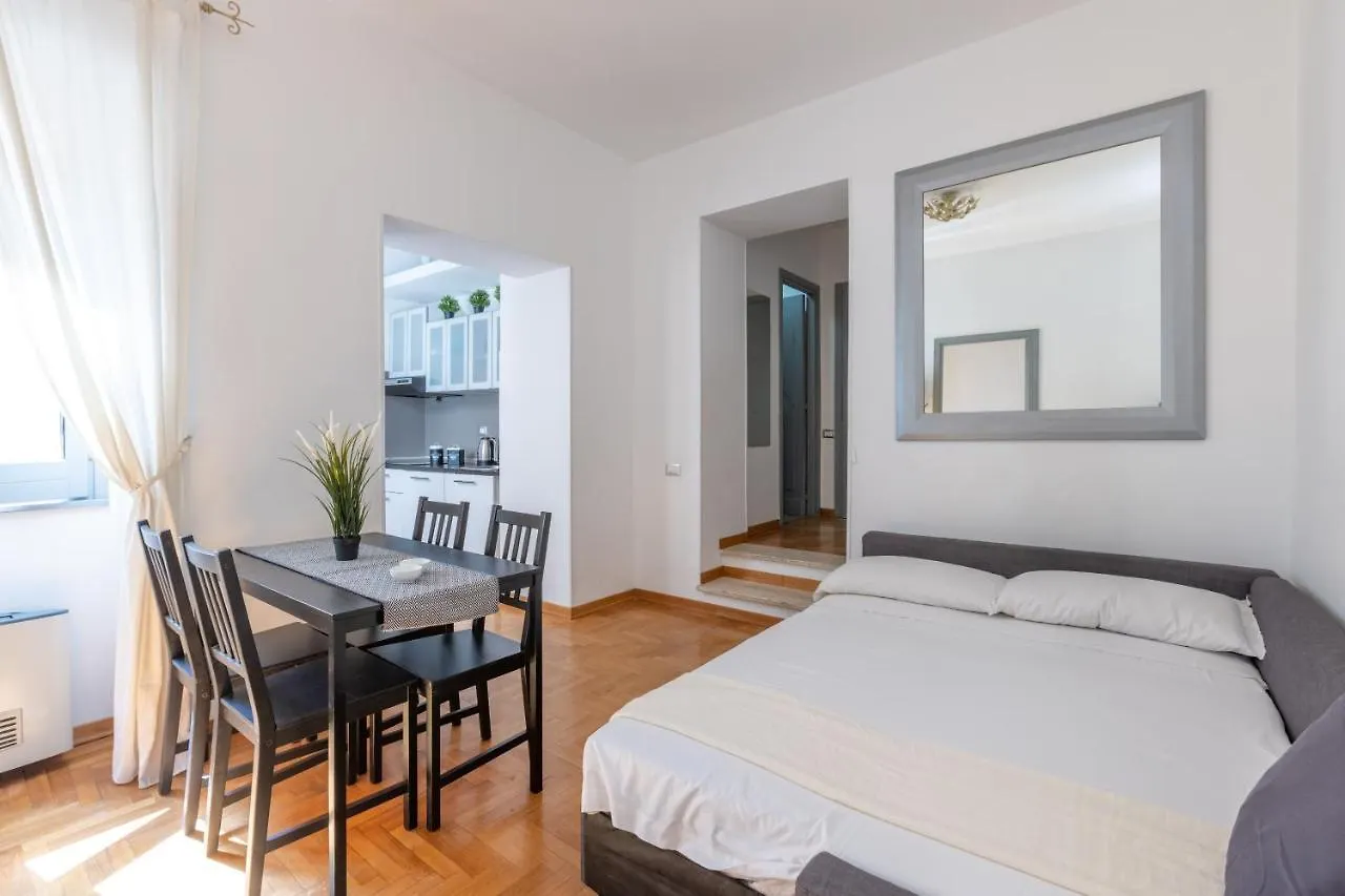 VG [FORI IMPERIALI 5 STELLE] Appartamento Elegante Roma Apartamento