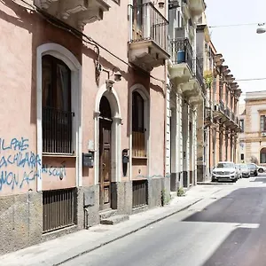 Vecchio Bastione • Unico Ambiente • • Appartamento Catania